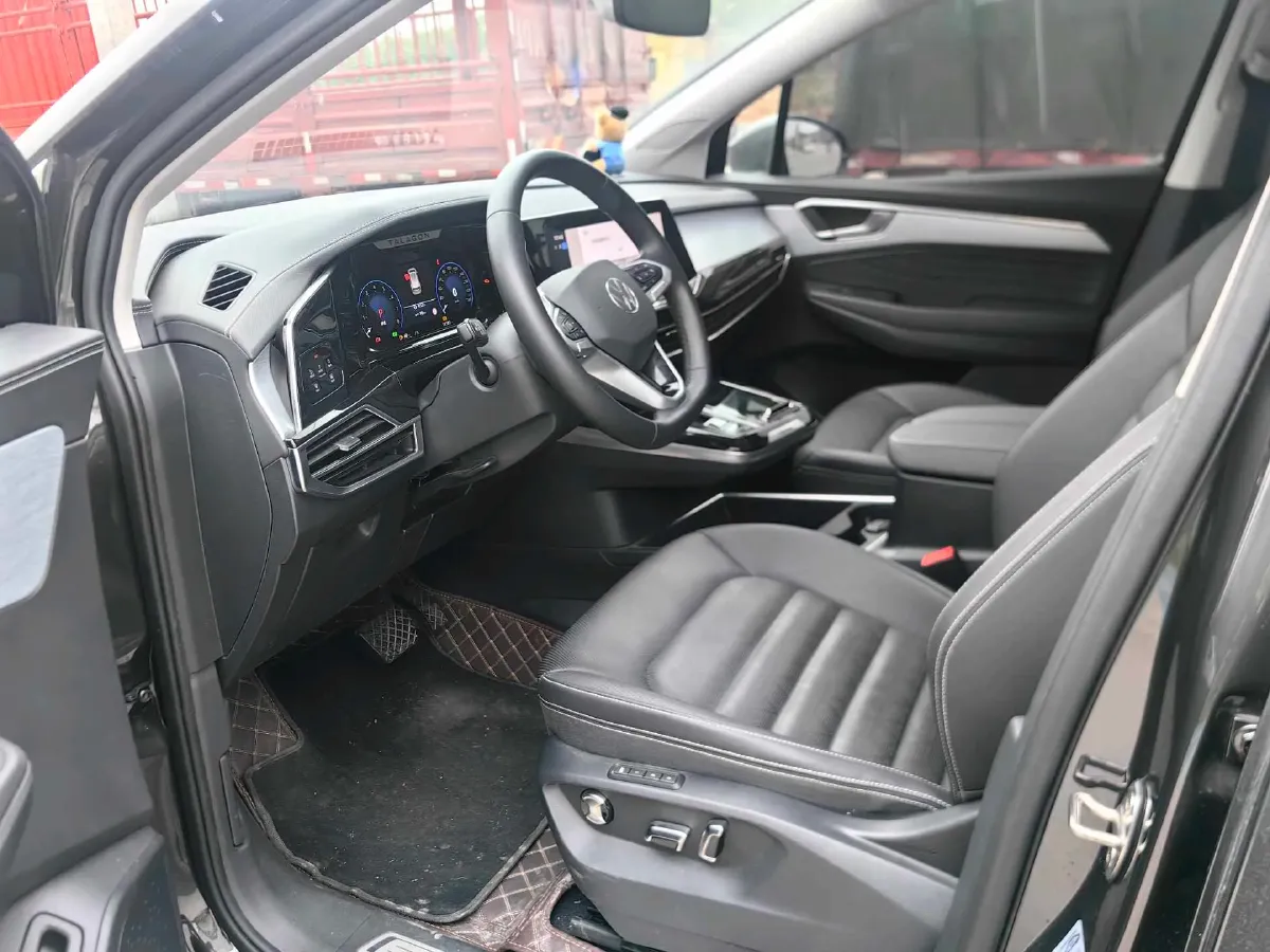 2024 Volkswagen Talagon 2.0T 220HP L4 7DCT,autocango,china used car exporter,china ev exporter,chinese used car exporter,chinese used ev exporter