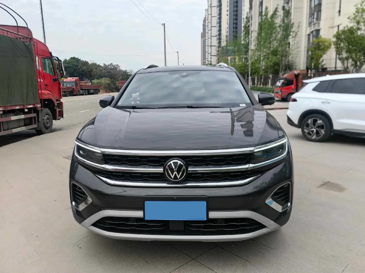 2024 Volkswagen Talagon 2.0T 220HP L4 7DCT,autocango,china used car exporter,china ev exporter,chinese used car exporter,chinese used ev exporter