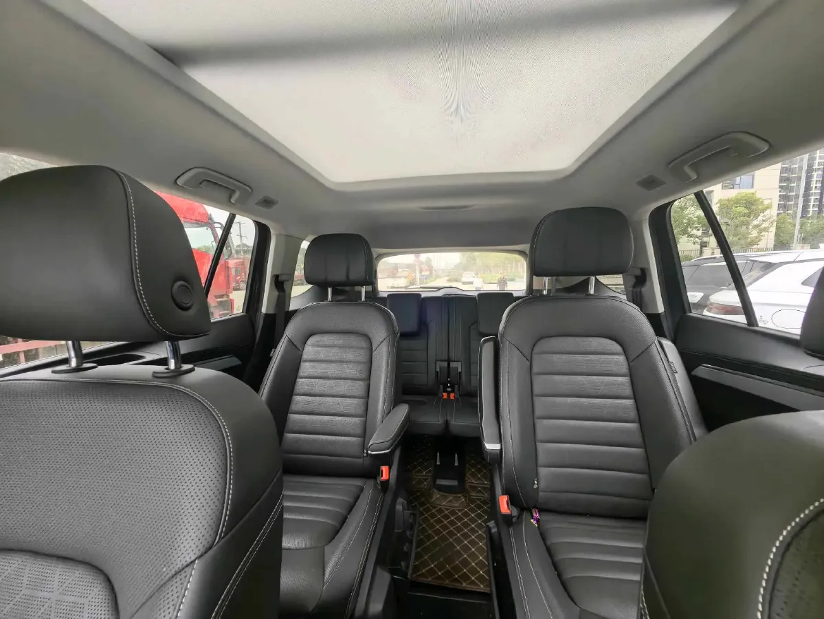 2024 Volkswagen Talagon 2.0T 220HP L4 7DCT,autocango,china used car exporter,china ev exporter,chinese used car exporter,chinese used ev exporter