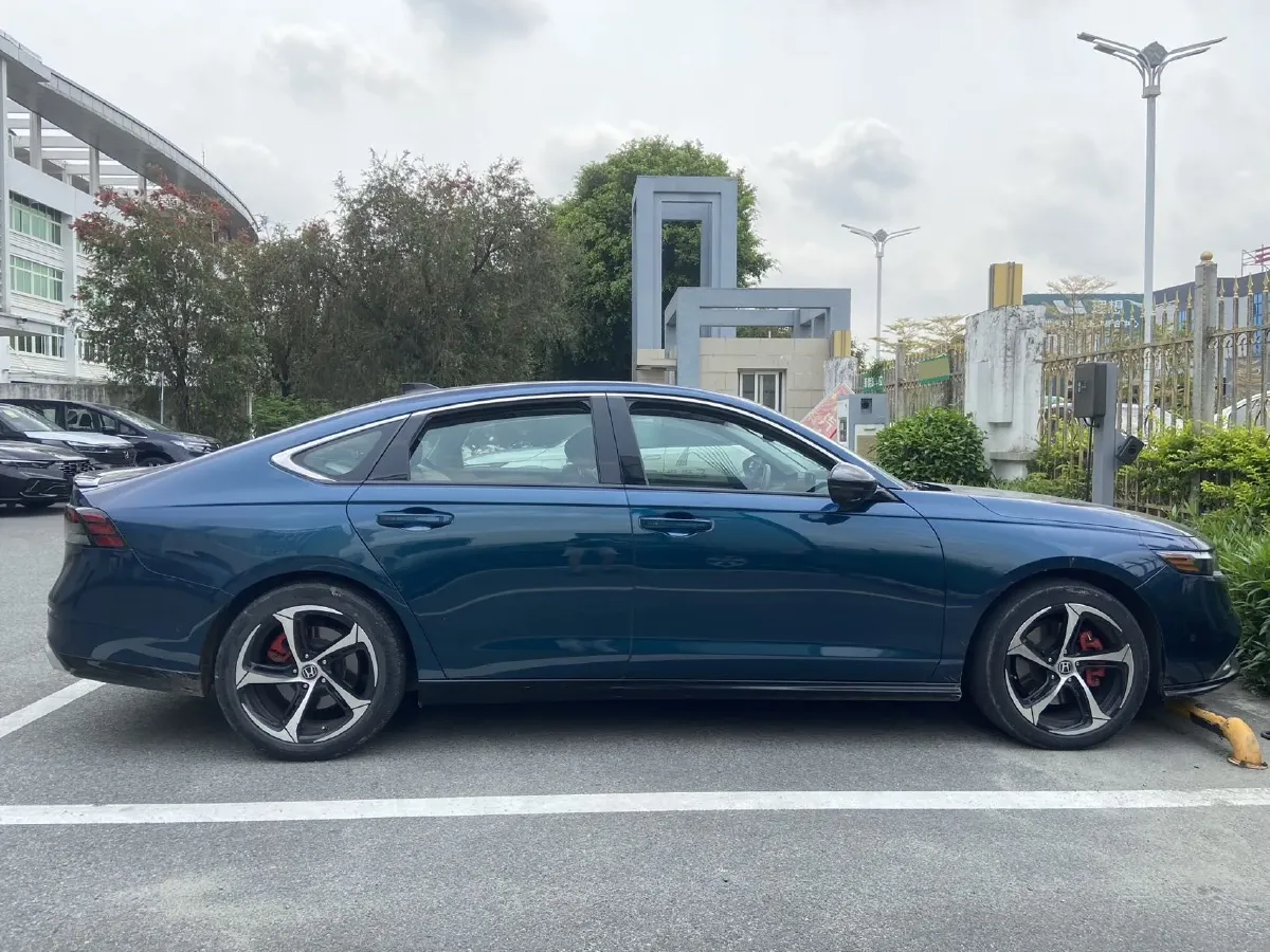 2023 Honda Accord 2.0L 148HP L4 E-CVT PHEV 17.7KWH,autocango,china used car exporter,china ev exporter,chinese used car exporter,chinese used ev exporter