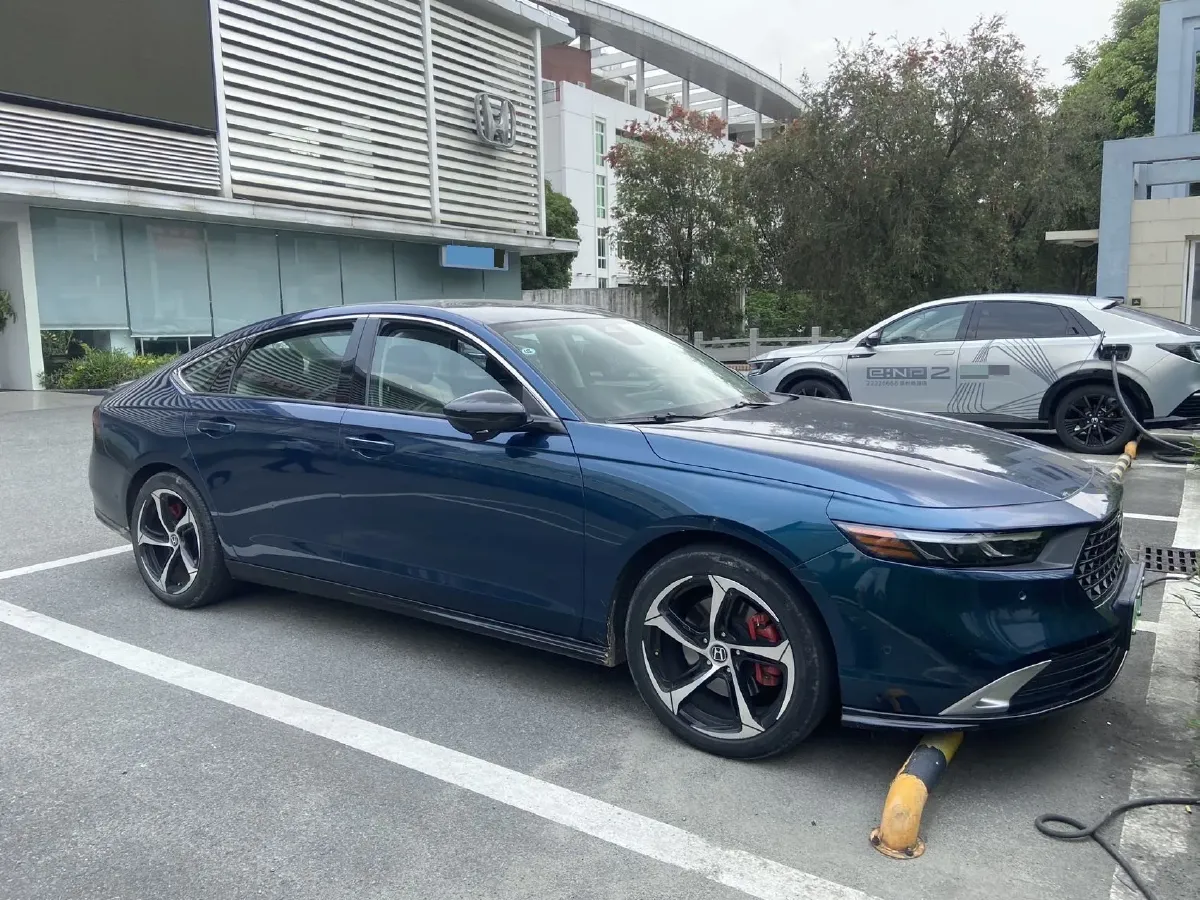 2023 Honda Accord 2.0L 148HP L4 E-CVT PHEV 17.7KWH,autocango,china used car exporter,china ev exporter,chinese used car exporter,chinese used ev exporter
