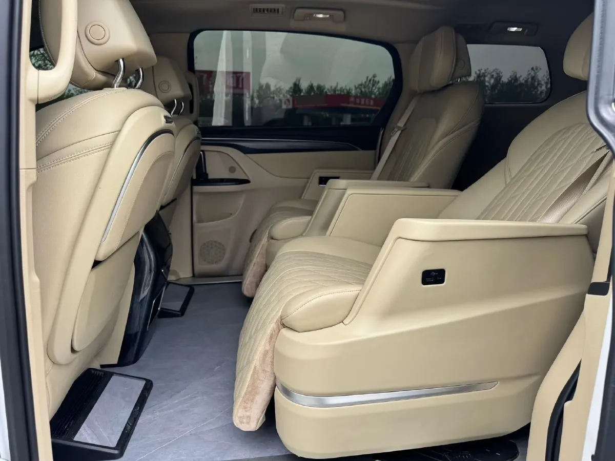 2023 Buick GL8 2.0T 237HP L4 9AT,autocango,china used car exporter,china ev exporter,chinese used car exporter,chinese used ev exporter