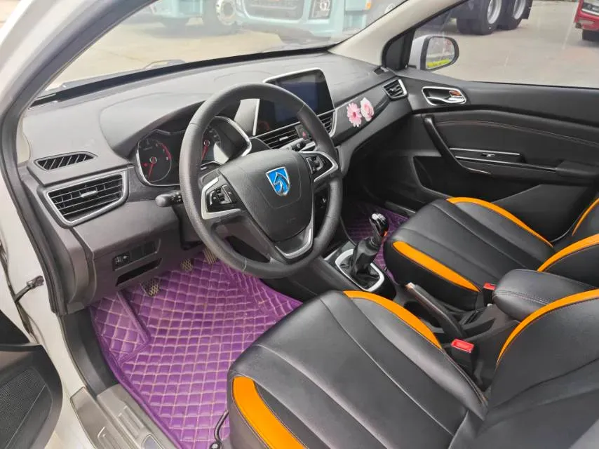 2016 BaoJun 310 1.2L 82HP L4 5MT,autocango,china used car exporter,china ev exporter,chinese used car exporter,chinese used ev exporter