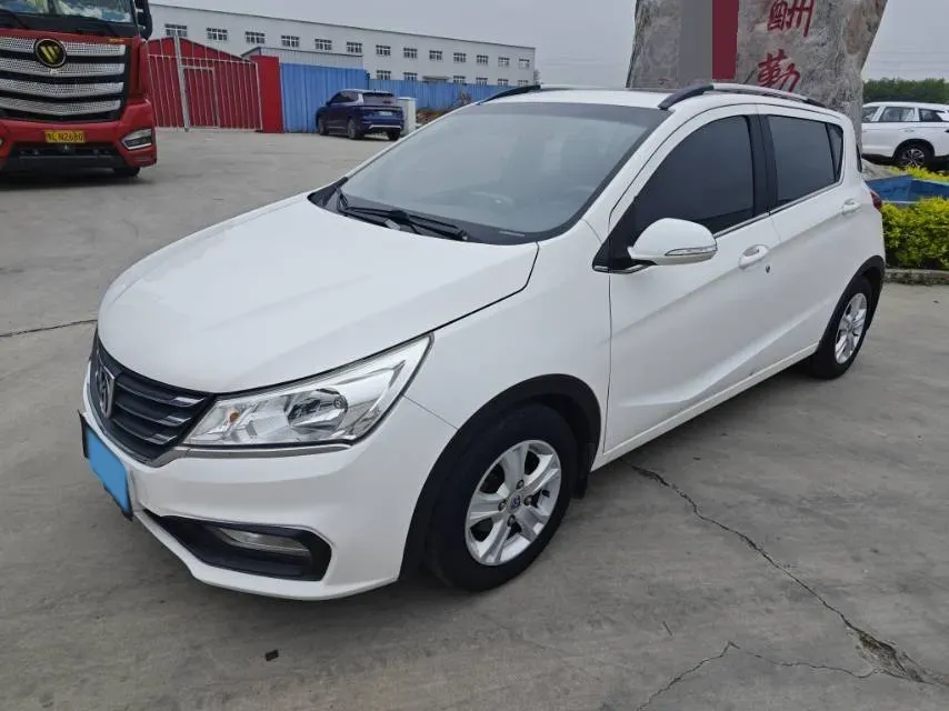2016 BaoJun 310 1.2L 82HP L4 5MT,autocango,china used car exporter,china ev exporter,chinese used car exporter,chinese used ev exporter