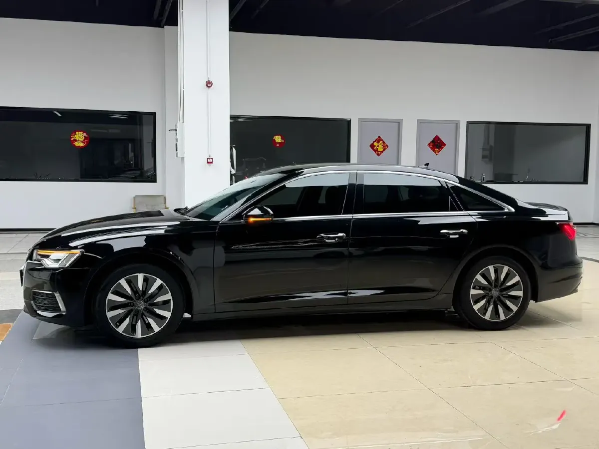 2022 Audi A6L 2.0T 224HP L4 7DCT,autocango,china used car exporter,china ev exporter,chinese used car exporter,chinese used ev exporter