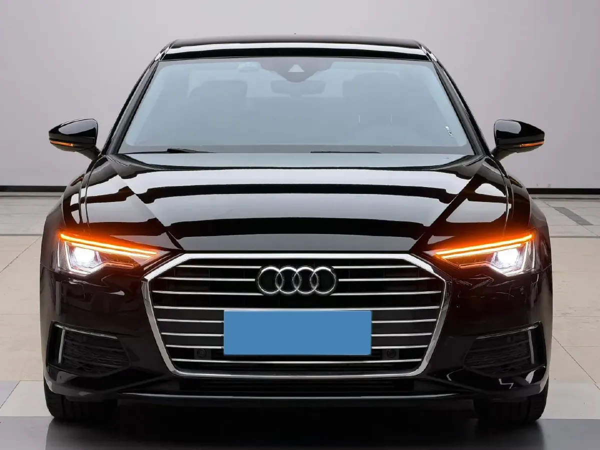 2022 Audi A6L 2.0T 224HP L4 7DCT,autocango,china used car exporter,china ev exporter,chinese used car exporter,chinese used ev exporter