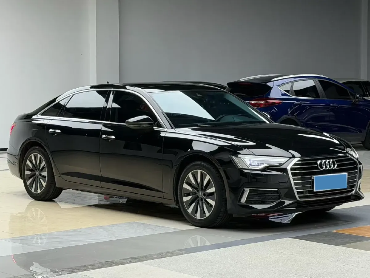 2022 Audi A6L 2.0T 224HP L4 7DCT,autocango,china used car exporter,china ev exporter,chinese used car exporter,chinese used ev exporter