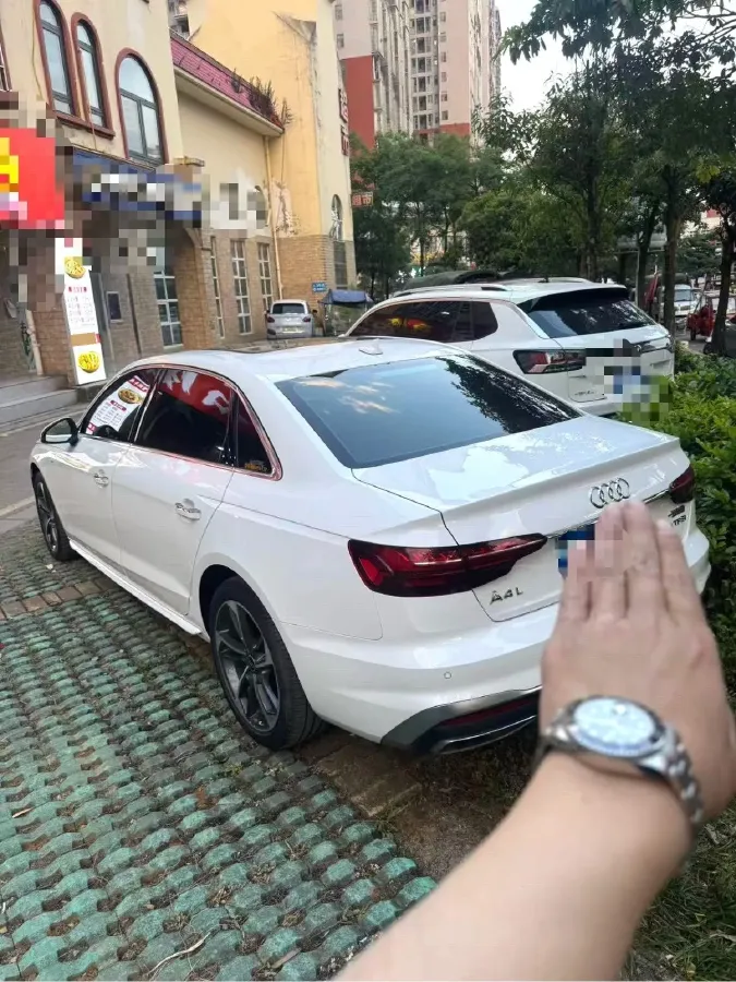 2022 Audi A4L 2.0T 190HP L4 7DCT,autocango,china used car exporter,china ev exporter,chinese used car exporter,chinese used ev exporter