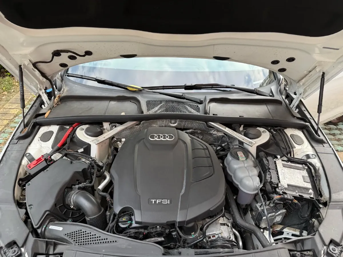 2022 Audi A4L 2.0T 190HP L4 7DCT,autocango,china used car exporter,china ev exporter,chinese used car exporter,chinese used ev exporter