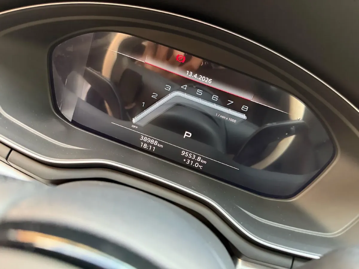 2022 Audi A4L 2.0T 190HP L4 7DCT,autocango,china used car exporter,china ev exporter,chinese used car exporter,chinese used ev exporter