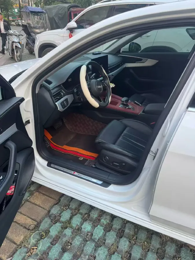 2022 Audi A4L 2.0T 190HP L4 7DCT,autocango,china used car exporter,china ev exporter,chinese used car exporter,chinese used ev exporter