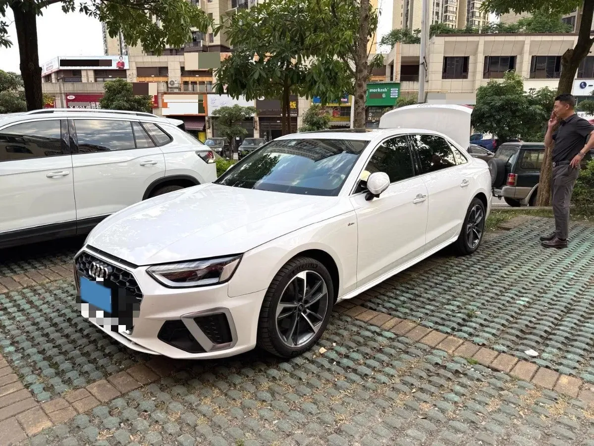 2022 Audi A4L 2.0T 190HP L4 7DCT,autocango,china used car exporter,china ev exporter,chinese used car exporter,chinese used ev exporter