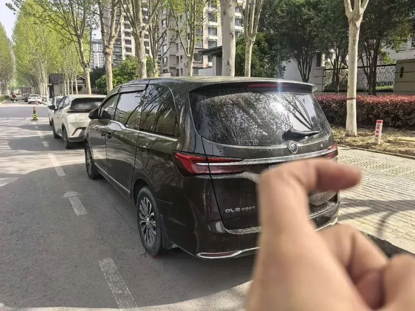 2021 Buick GL8 2.0T 237HP L4 9AT,autocango,china used car exporter,china ev exporter,chinese used car exporter,chinese used ev exporter