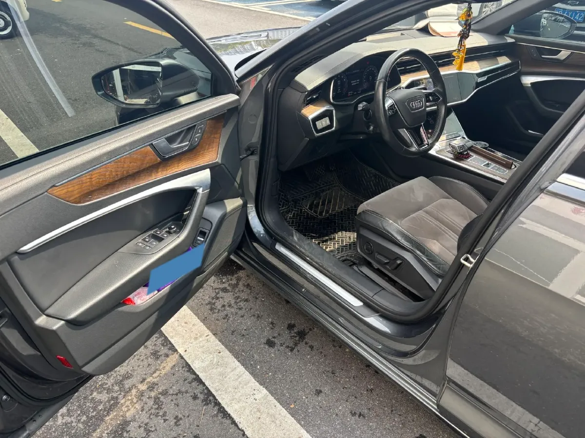 2020 Audi A6L 2.0T 190HP L4 7DCT,autocango,china used car exporter,china ev exporter,chinese used car exporter,chinese used ev exporter