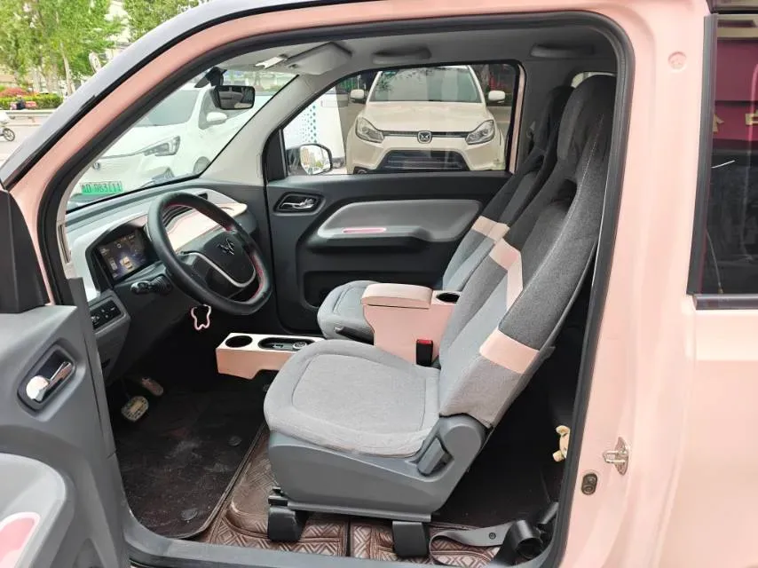 2021 WuLing HongGuang MINI EV BEV 13.9KWH,autocango,china used car exporter,china ev exporter,chinese used car exporter,chinese used ev exporter