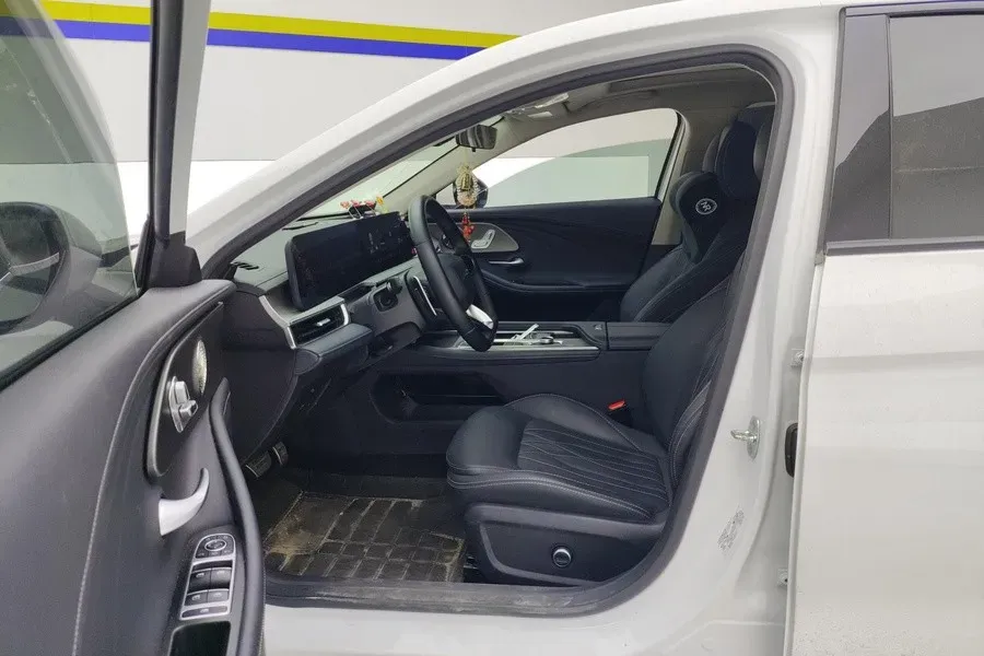 2023 Chery Arrizo 8 2.0T 254HP L4 7DCT,autocango,china used car exporter,china ev exporter,chinese used car exporter,chinese used ev exporter