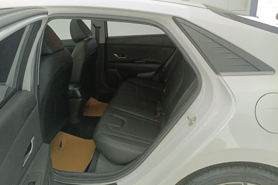 2021 Hyundai Elantra 1.5L 115HP L4 CVT,autocango,china used car exporter,china ev exporter,chinese used car exporter,chinese used ev exporter