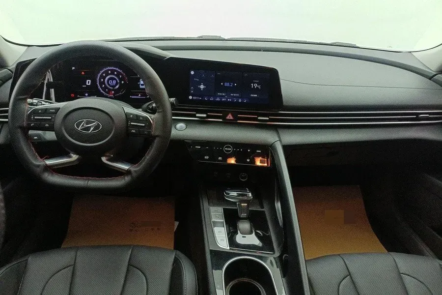 2021 Hyundai Elantra 1.5L 115HP L4 CVT,autocango,china used car exporter,china ev exporter,chinese used car exporter,chinese used ev exporter