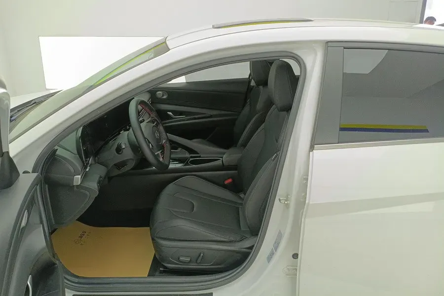 2021 Hyundai Elantra 1.5L 115HP L4 CVT,autocango,china used car exporter,china ev exporter,chinese used car exporter,chinese used ev exporter