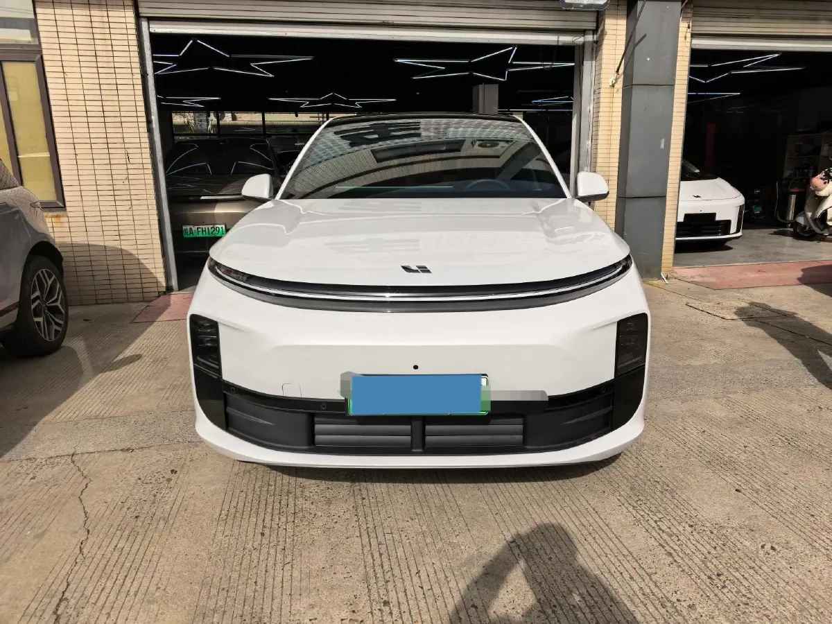 2024 Li L6 Range Extended 154HP L4 REEV 36.8KWH,autocango,china used car exporter,china ev exporter,chinese used car exporter,chinese used ev exporter