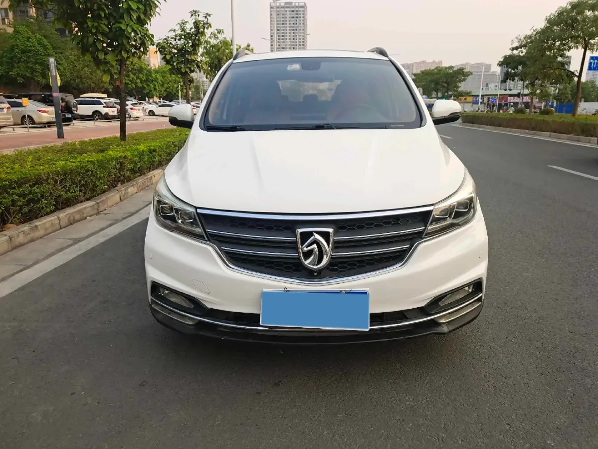 2017 BaoJun 730 1.5T 150HP L4 6MT,autocango,china used car exporter,china ev exporter,chinese used car exporter,chinese used ev exporter