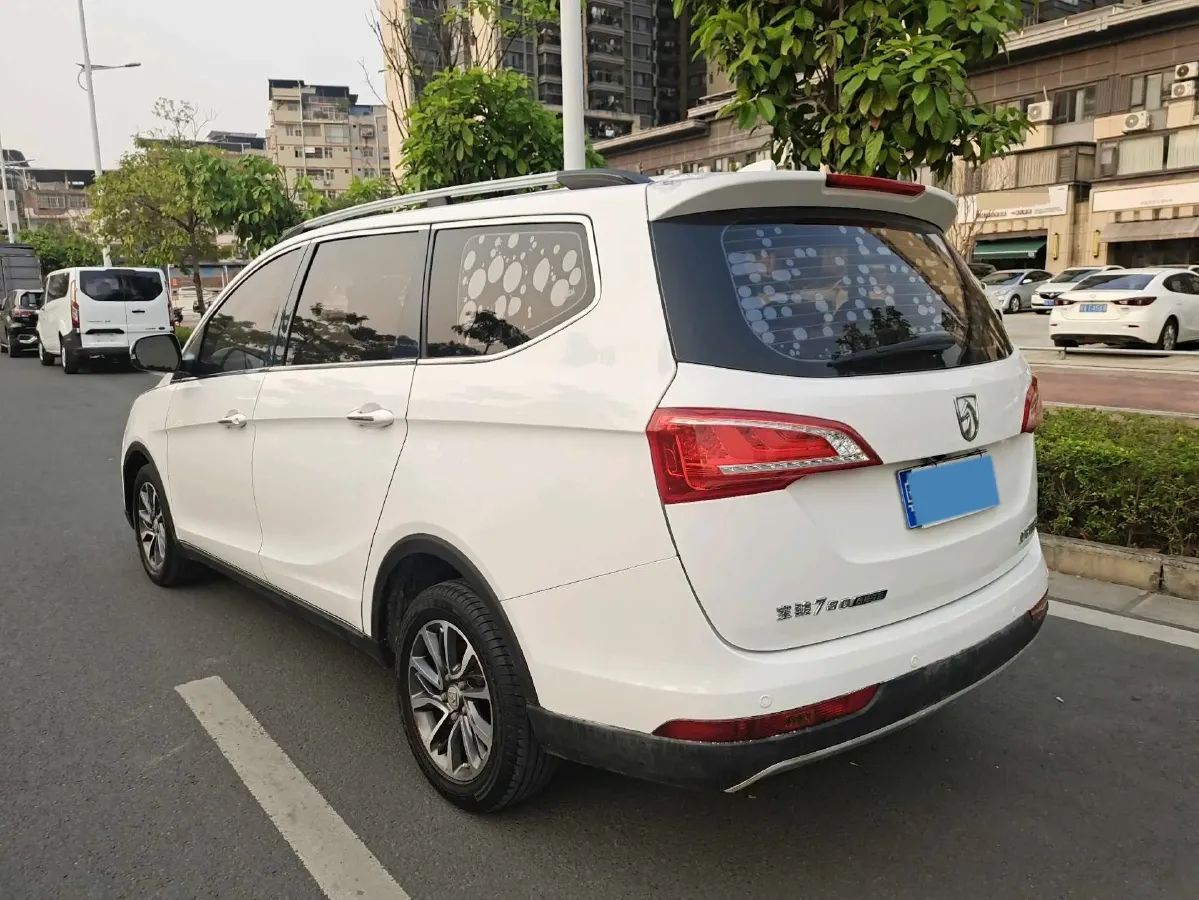 2017 BaoJun 730 1.5T 150HP L4 6MT,autocango,china used car exporter,china ev exporter,chinese used car exporter,chinese used ev exporter