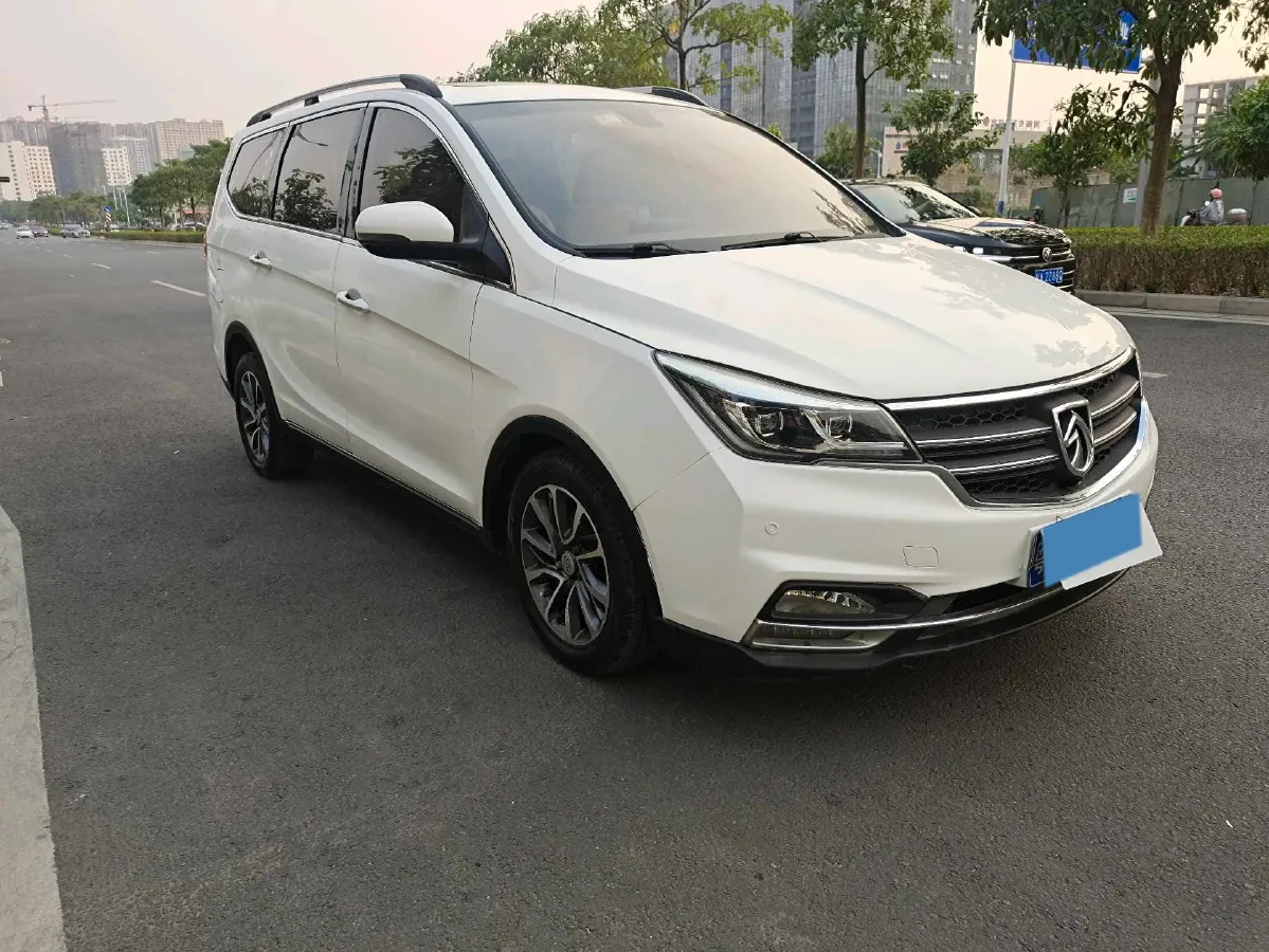 2017 BaoJun 730 1.5T 150HP L4 6MT,autocango,china used car exporter,china ev exporter,chinese used car exporter,chinese used ev exporter