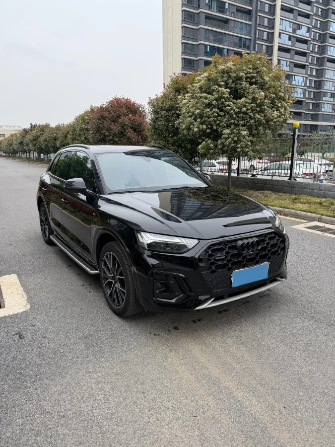 2025 Audi Q5L 2.0T 245HP L4 7DCT,autocango,china used car exporter,china ev exporter,chinese used car exporter,chinese used ev exporter