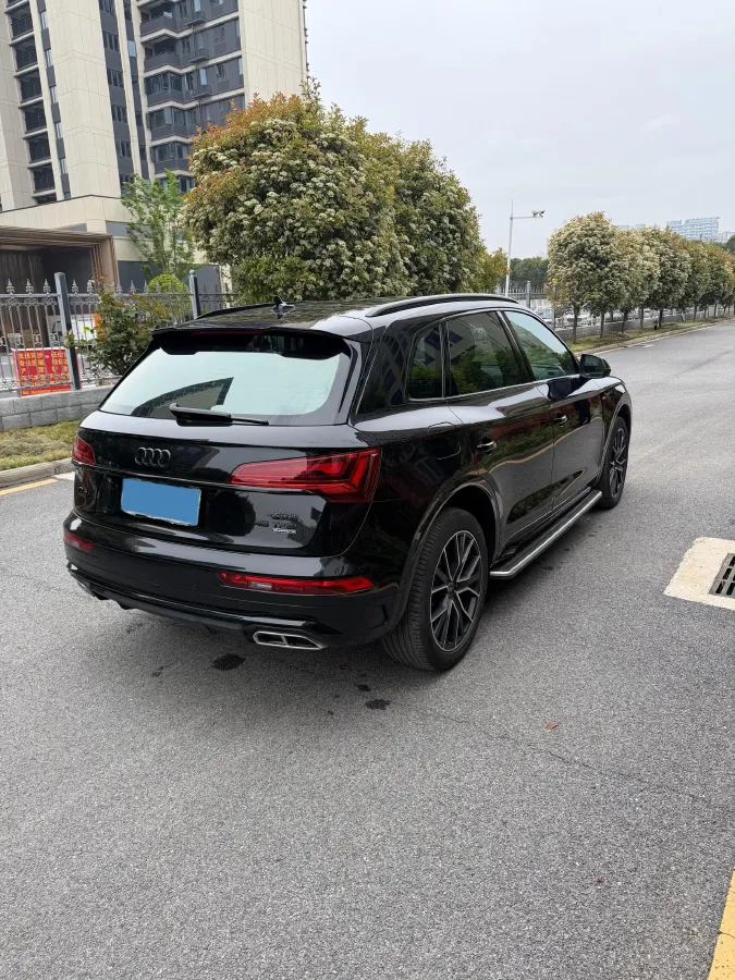 2025 Audi Q5L 2.0T 245HP L4 7DCT,autocango,china used car exporter,china ev exporter,chinese used car exporter,chinese used ev exporter