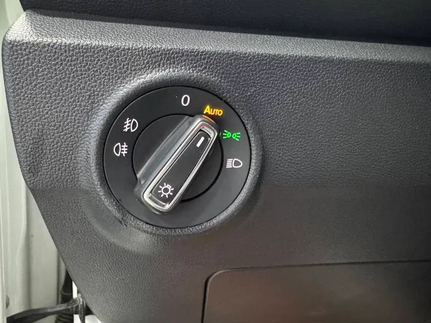 2021 Volkswagen T-Roc 1.4T 150HP L4 7DCT,autocango,china used car exporter,china ev exporter,chinese used car exporter,chinese used ev exporter