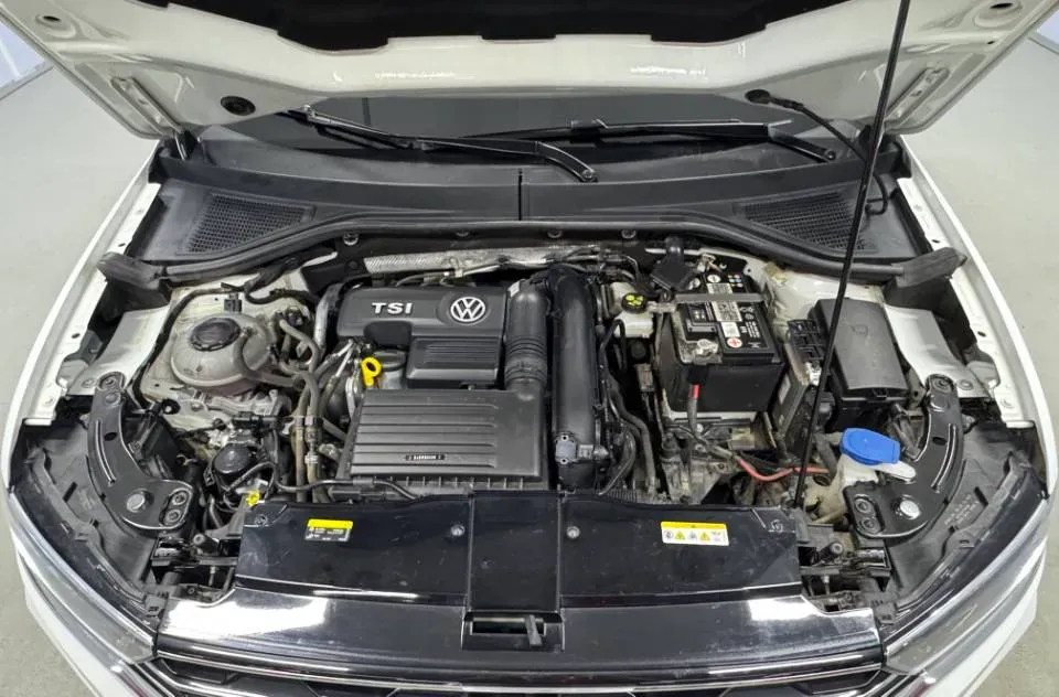 2021 Volkswagen T-Roc 1.4T 150HP L4 7DCT,autocango,china used car exporter,china ev exporter,chinese used car exporter,chinese used ev exporter