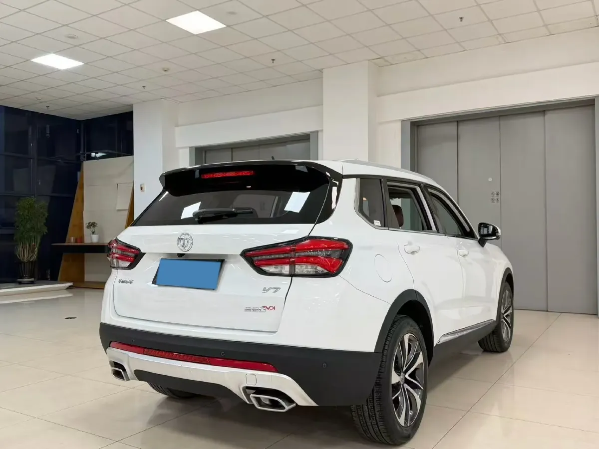 2018 Brilliance Auto V7 1.6T 204HP L4 7DCT,autocango,china used car exporter,china ev exporter,chinese used car exporter,chinese used ev exporter