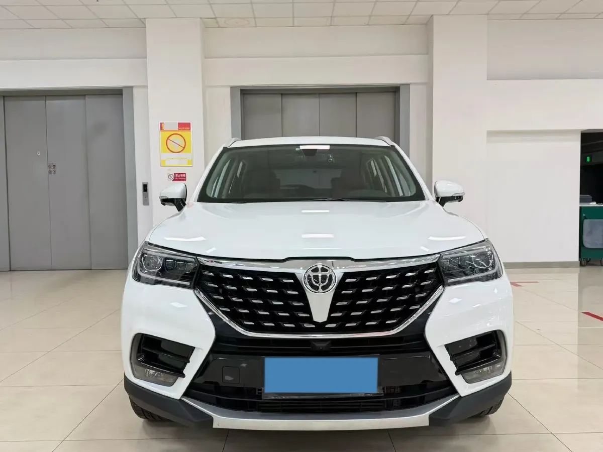 2018 Brilliance Auto V7 1.6T 204HP L4 7DCT,autocango,china used car exporter,china ev exporter,chinese used car exporter,chinese used ev exporter