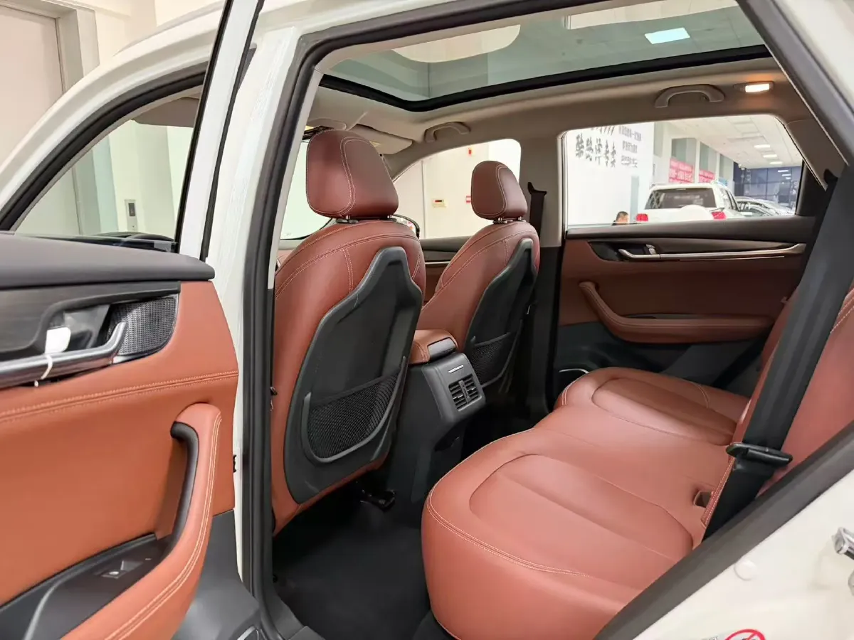 2018 Brilliance Auto V7 1.6T 204HP L4 7DCT,autocango,china used car exporter,china ev exporter,chinese used car exporter,chinese used ev exporter