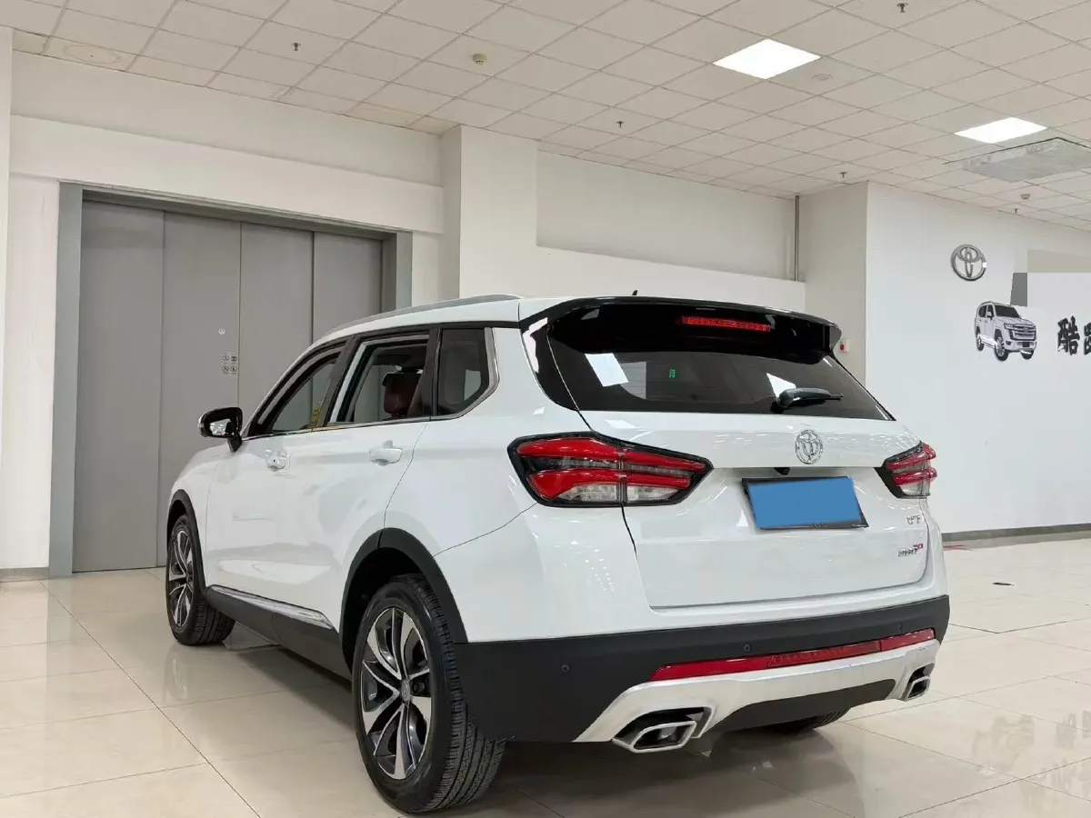 2018 Brilliance Auto V7 1.6T 204HP L4 7DCT,autocango,china used car exporter,china ev exporter,chinese used car exporter,chinese used ev exporter