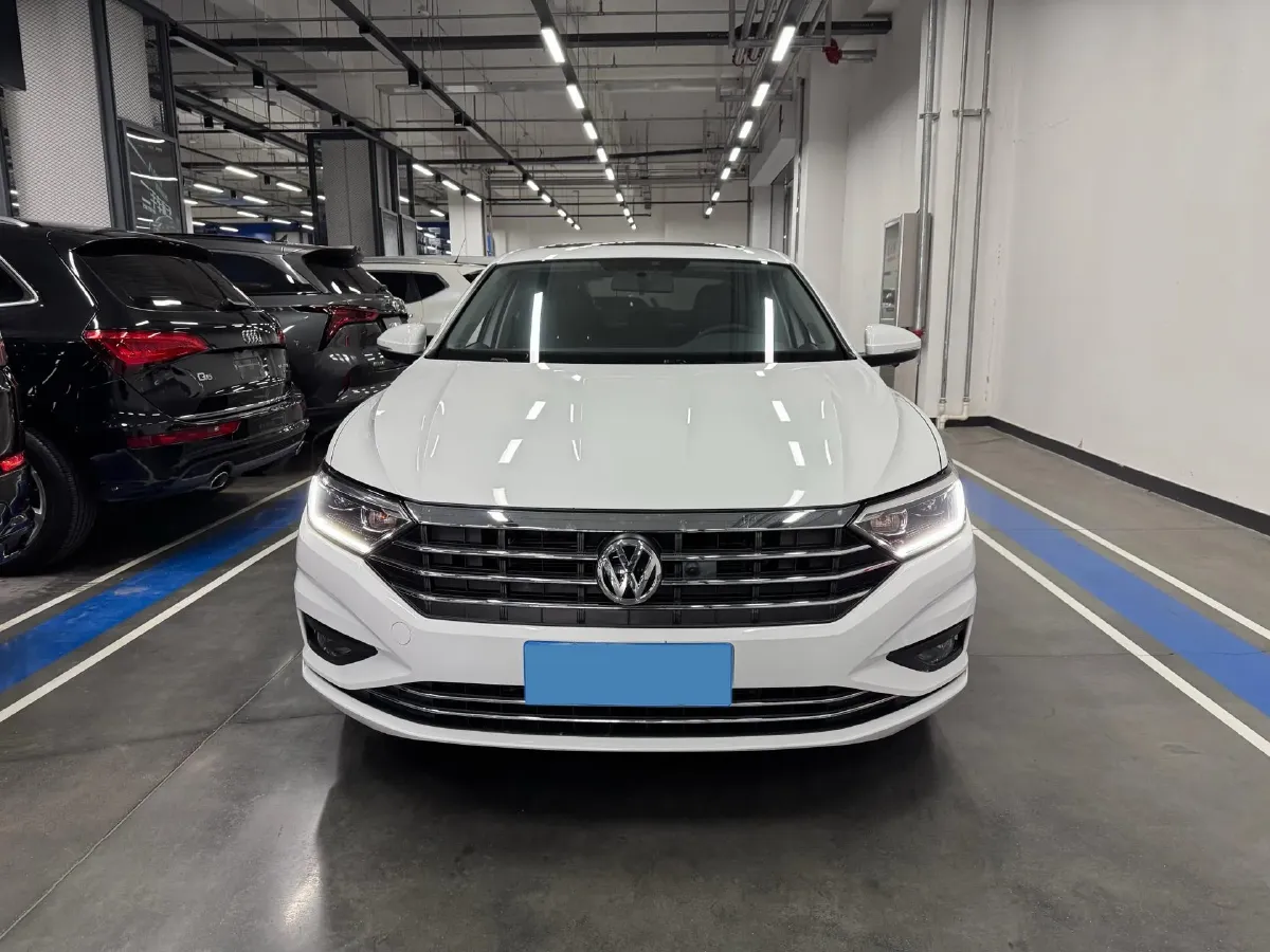 2006 Volkswagen Sagitar 1.6L 100HP L4 5MT,autocango,china used car exporter,china ev exporter,chinese used car exporter,chinese used ev exporter