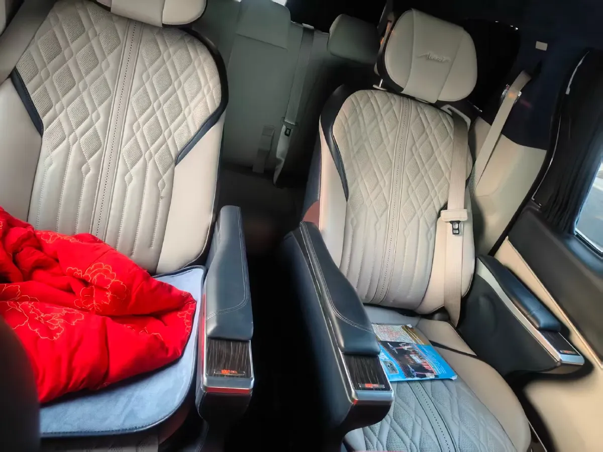 2022 Buick GL8 2.0T 237HP L4 9AT,autocango,china used car exporter,china ev exporter,chinese used car exporter,chinese used ev exporter