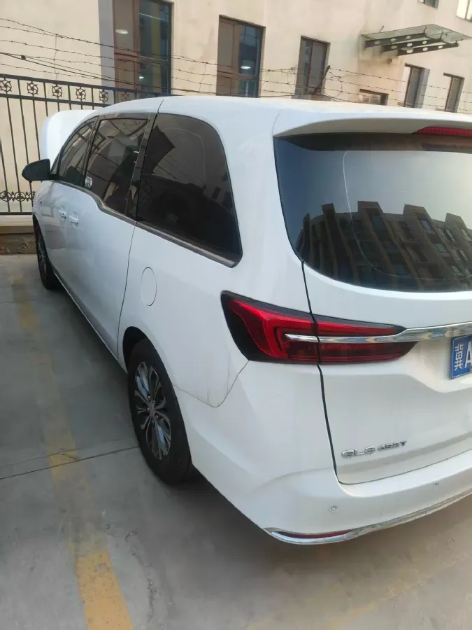 2022 Buick GL8 2.0T 237HP L4 9AT,autocango,china used car exporter,china ev exporter,chinese used car exporter,chinese used ev exporter
