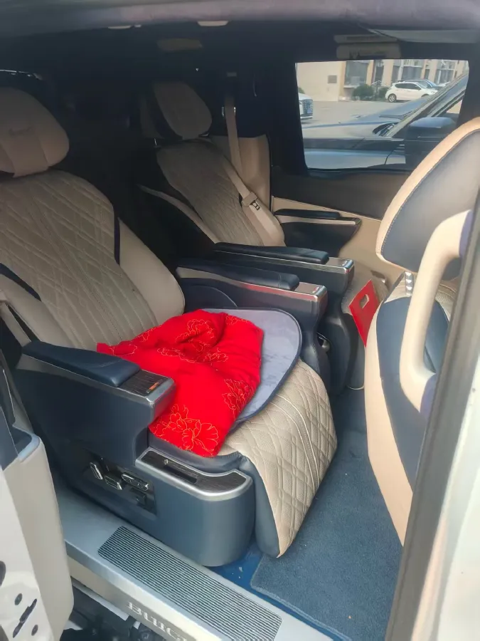 2022 Buick GL8 2.0T 237HP L4 9AT,autocango,china used car exporter,china ev exporter,chinese used car exporter,chinese used ev exporter