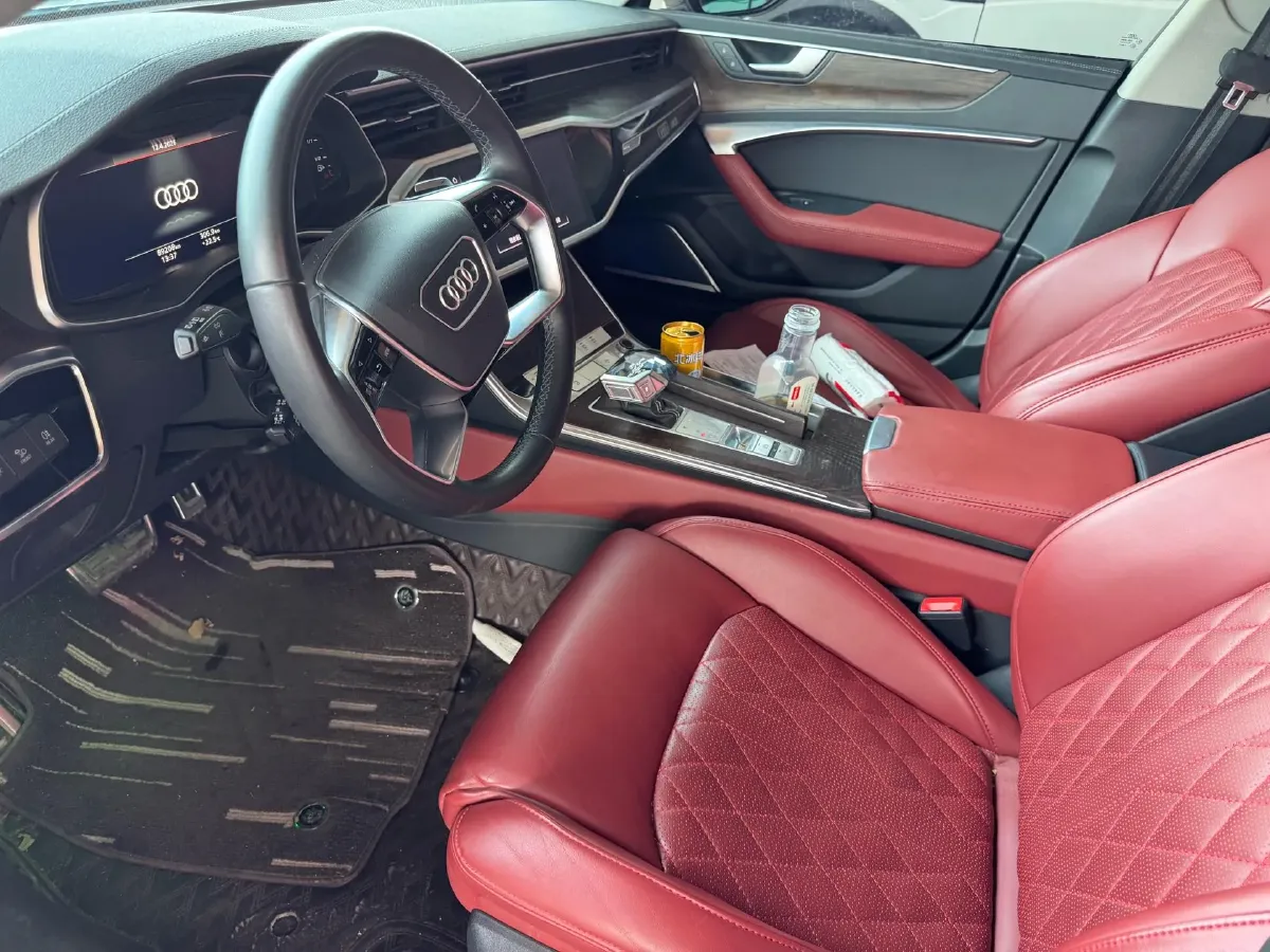 2022 Audi A7L 2.0T 245HP L4 7DCT,autocango,china used car exporter,china ev exporter,chinese used car exporter,chinese used ev exporter