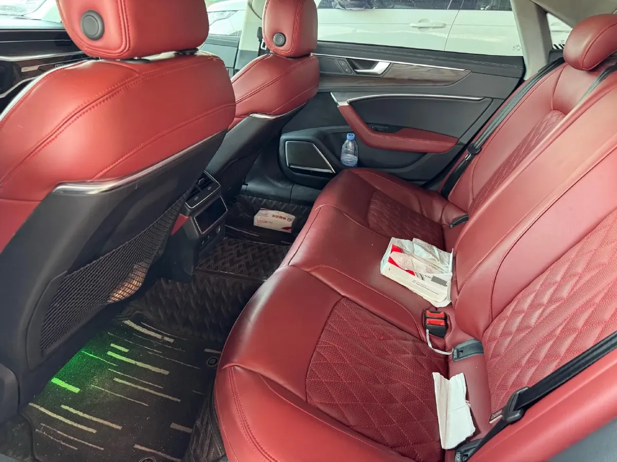 2022 Audi A7L 2.0T 245HP L4 7DCT,autocango,china used car exporter,china ev exporter,chinese used car exporter,chinese used ev exporter