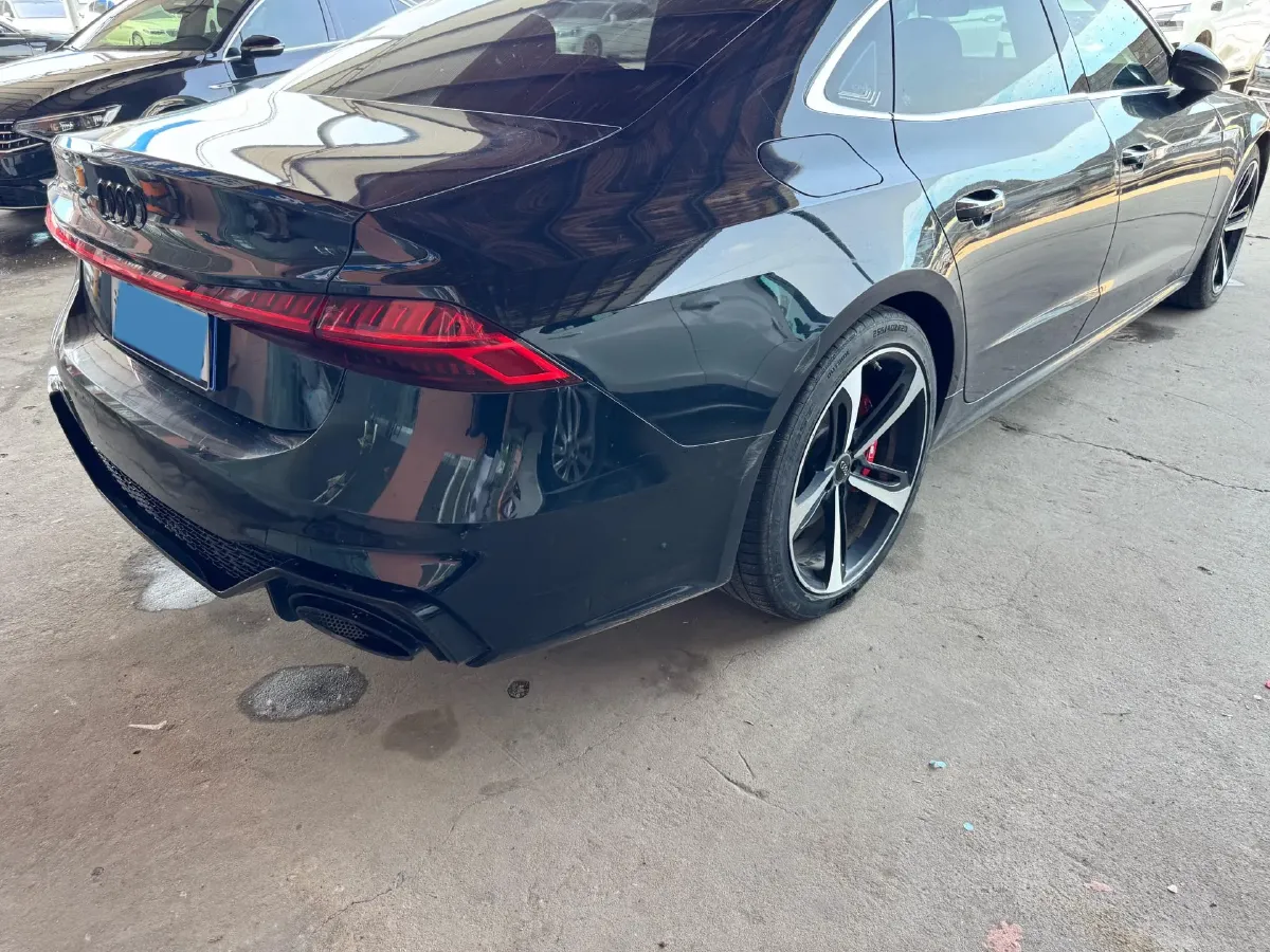 2022 Audi A7L 2.0T 245HP L4 7DCT,autocango,china used car exporter,china ev exporter,chinese used car exporter,chinese used ev exporter