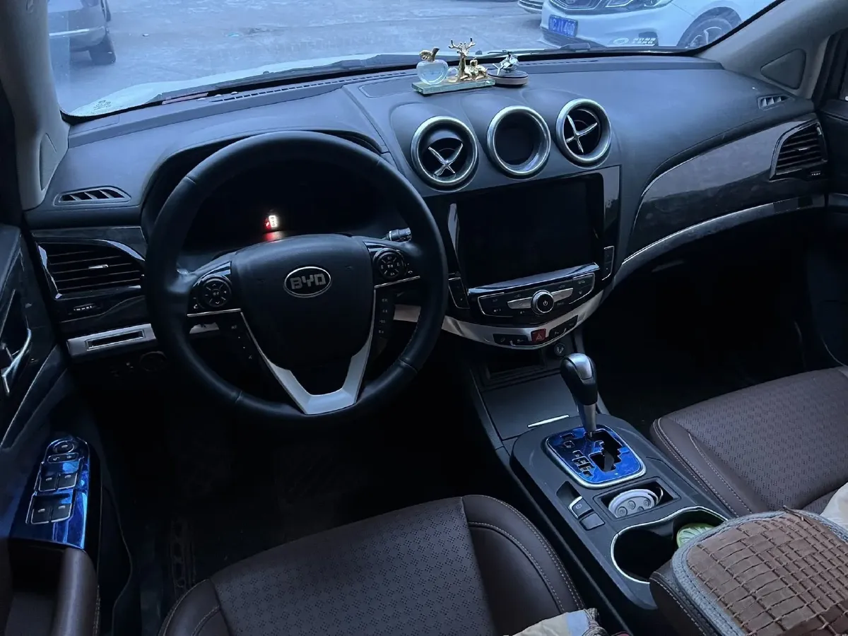 2017 BYD S7 2.0T 205HP L4 6DCT,autocango,china used car exporter,china ev exporter,chinese used car exporter,chinese used ev exporter