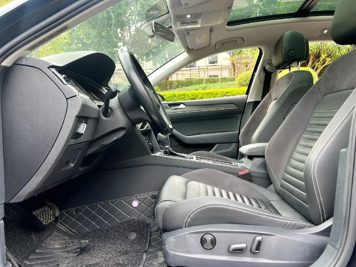 2020 Volkswagen Magotan 2.0T 186HP L4 7DCT,autocango,china used car exporter,china ev exporter,chinese used car exporter,chinese used ev exporter