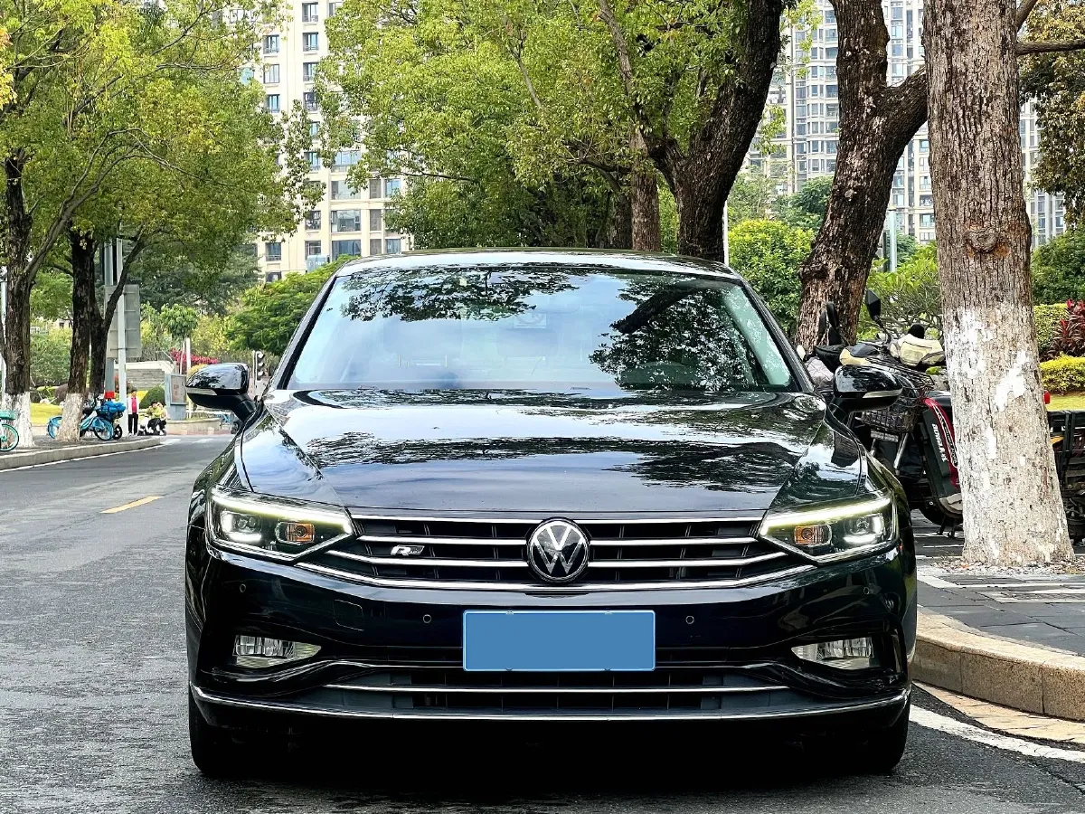 2020 Volkswagen Magotan 2.0T 186HP L4 7DCT,autocango,china used car exporter,china ev exporter,chinese used car exporter,chinese used ev exporter