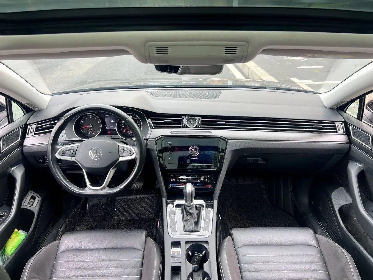 2020 Volkswagen Magotan 2.0T 186HP L4 7DCT,autocango,china used car exporter,china ev exporter,chinese used car exporter,chinese used ev exporter