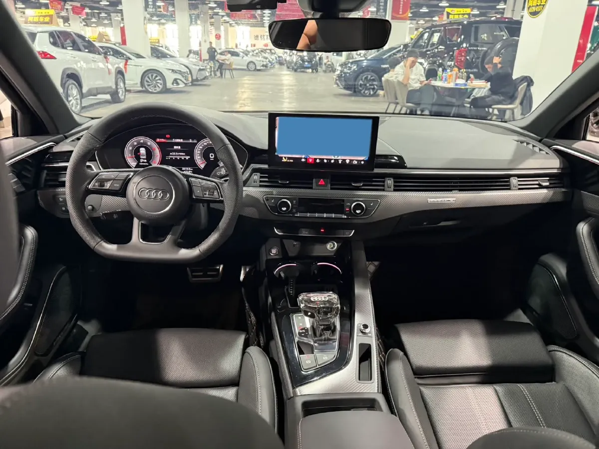 2024 Audi A4L 2.0T 190HP L4 7DCT,autocango,china used car exporter,china ev exporter,chinese used car exporter,chinese used ev exporter