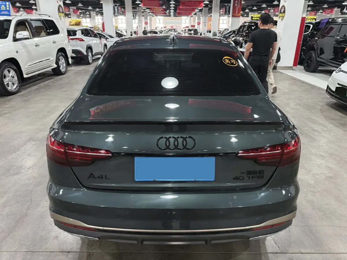 2024 Audi A4L 2.0T 190HP L4 7DCT,autocango,china used car exporter,china ev exporter,chinese used car exporter,chinese used ev exporter