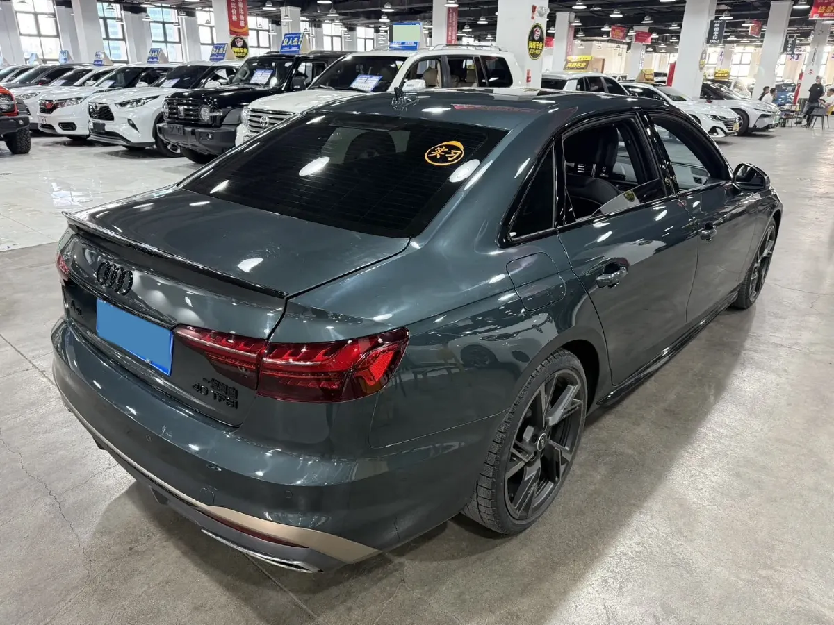 2024 Audi A4L 2.0T 190HP L4 7DCT,autocango,china used car exporter,china ev exporter,chinese used car exporter,chinese used ev exporter