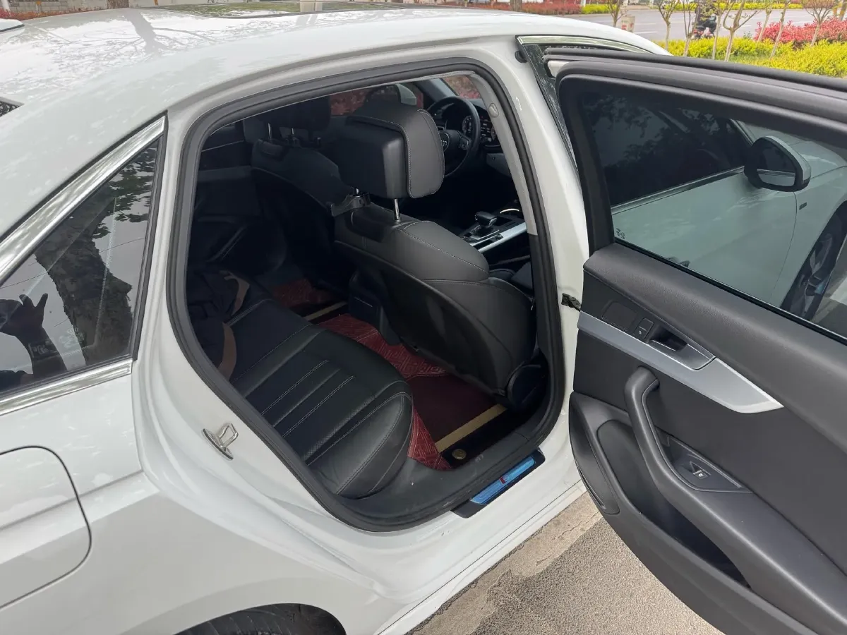 2020 Audi A4L 2.0T 150HP L4 7DCT,autocango,china used car exporter,china ev exporter,chinese used car exporter,chinese used ev exporter